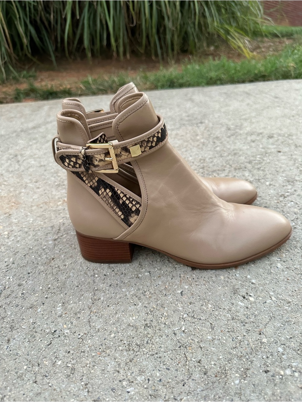 Michael Kors Womens Britton Camel Ankle Boots Size 7.5 Medium
